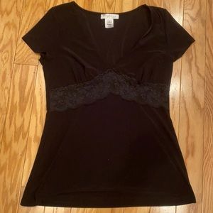 Black silk like t shirt with lace detailing